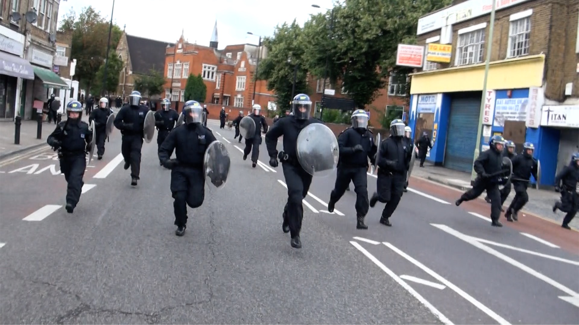Hackney Riot Bus Police Baton Charges Face Missiles on Hackney Riot – Jason N. Parkinson ...